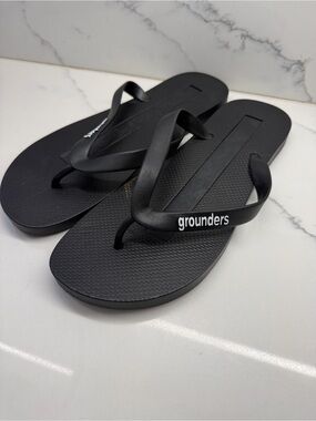Grounders mens  Black Flip Sandals — Everyday Casual Comfort